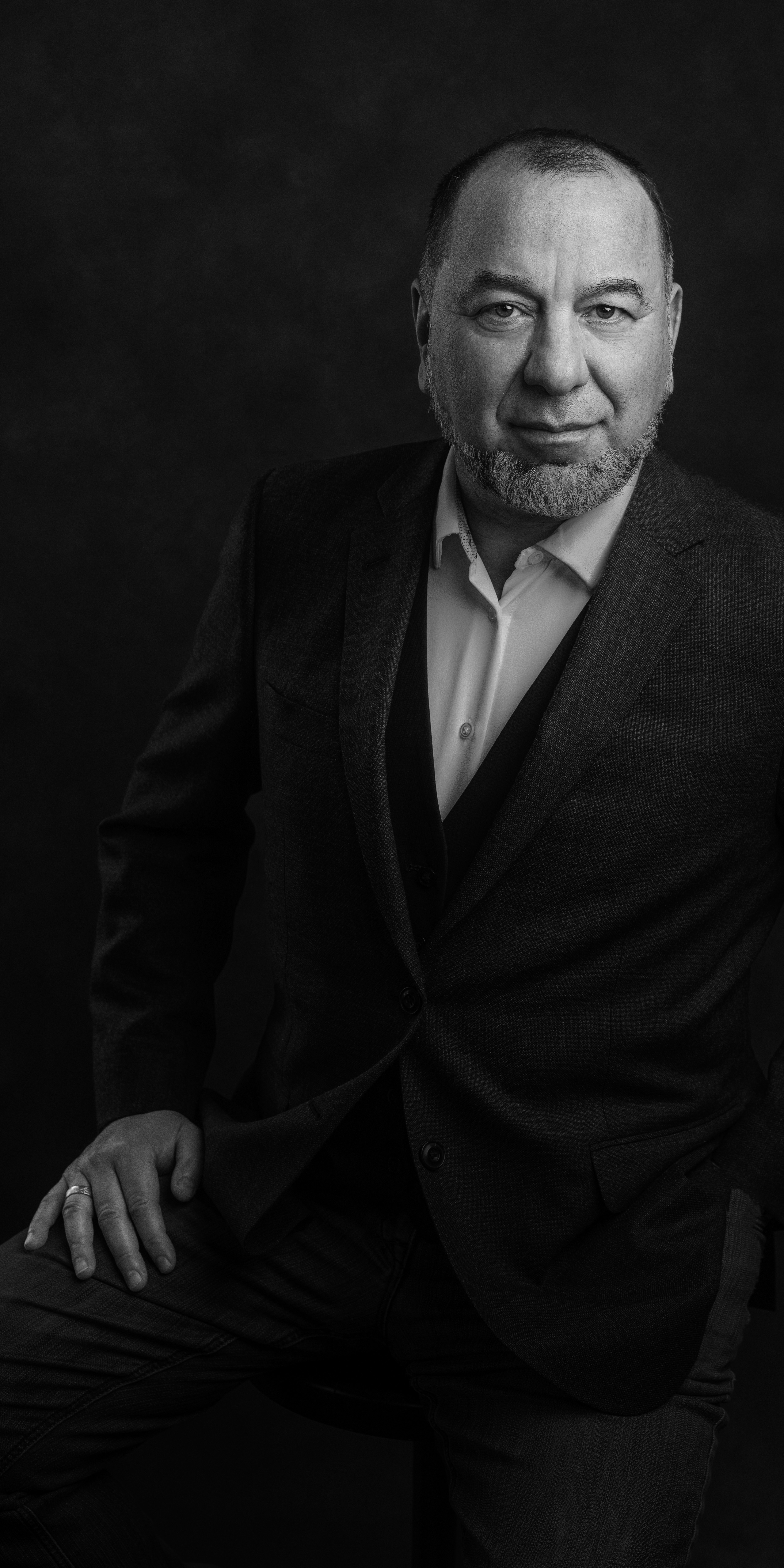 Ken Mendoza, Co-Founder of Waves & Algorithms AI